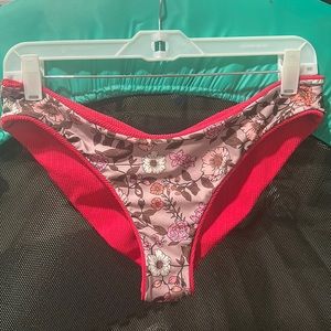 Never Worn.Reversible Bikini bottom.Ruched back.Low Rise.